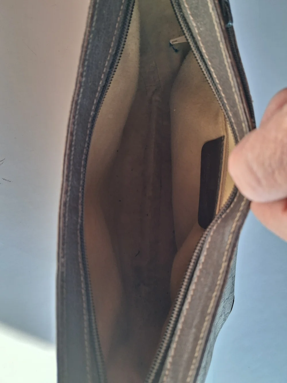 Gucci Brown/Beige Monogram Cosmetic Case Crossbody - Picture 8 of 14